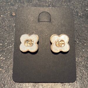 Gucci logo White opalescent and Gold Clover Stud Earrings